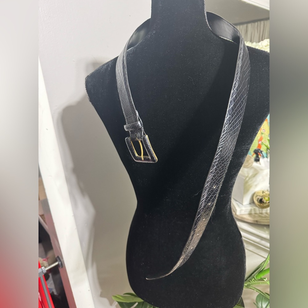 Carlise Black and gold belt size medium- preloved